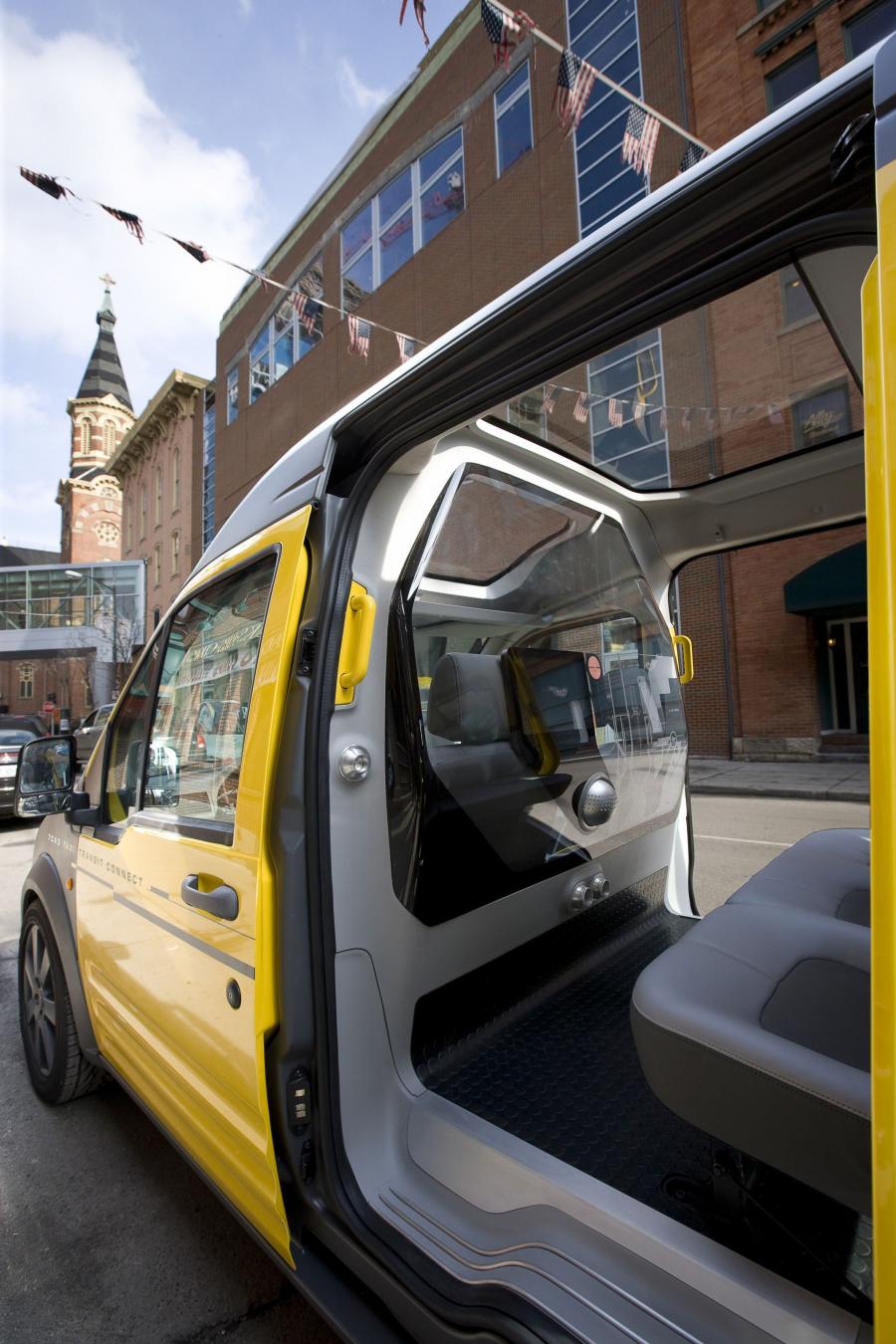  Ford Transit Connect Taxi Concept 2008 года  (фото 10 из 23)